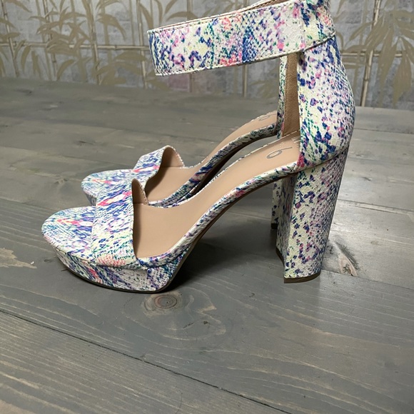 Mix Taci Chunky Heel Sandals - Size 8.5 - Picture 5 of 7